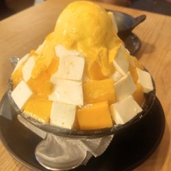FyZZ Gastropub - Mango cheesecake dessert