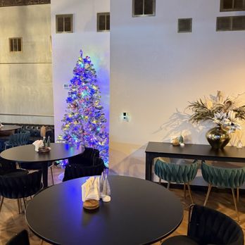 Lux Coffee Lounge - Desserts Near Me - Portland, Oregon