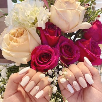 Friendly Nail Spa - Summer vibe, I went with peach & white. Got many compliments within an hr afterI left the store. - Nail Salons Near Me - Costa Mesa, California