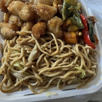 AA Chinese Fast Food - Combo C 2 entree. All chow mien, Orange chicken and hot and spicy chicken. - Chinese Near Me - Vacaville, California AA Chinese Fast Food - Combo C 2 entree. All chow mien, Orange chicken and hot and spicy chicken. - Chinese Near Me - Vacaville, California