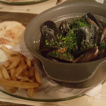 Frites Belgium On Tap - 1/2 order of mussels (house sauce) - Belgian Near Me - Hong Kong, HK