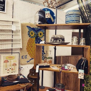 Barts Flea Market - Good mix of midcentury and vintage items - Flea Markets Near Me - Cheyenne, Wyoming