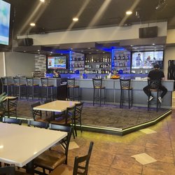Uptown Sports Bar & Grill - Bar.