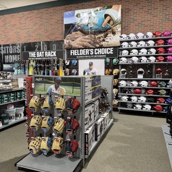 DICK'S Sporting Goods - Sports Wear Near Me - Northbrook, Illinois DICK'S Sporting Goods - Sports Wear Near Me - Northbrook, Illinois