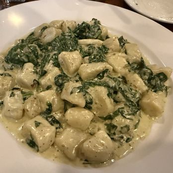 Pomodoro Trattoria - Gnocchi alla Fiorentina - Italian Near Me - Los Angeles, California Pomodoro Trattoria - Gnocchi alla Fiorentina - Italian Near Me - Los Angeles, California