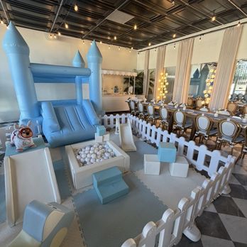 Sunset On The 5th - Venues & Event Spaces Near Me - Tarzana, California Sunset On The 5th - Venues & Event Spaces Near Me - Tarzana, California