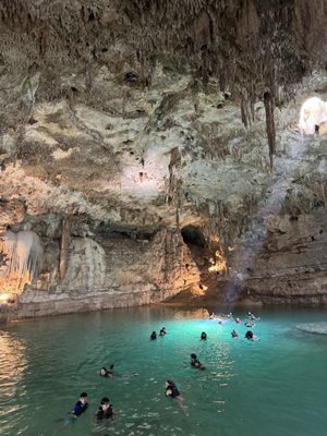 Cenote Suytun by null