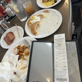 Eggs 'n Things - Waikiki Beach Eggspress - Good food good service good people - Breakfast & Brunch Near Me - Honolulu, Hawaii