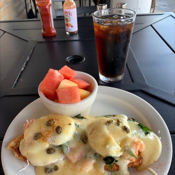 The Twins Restaurant - Smoked Salmon Benedict - American Near Me - Cotati, California