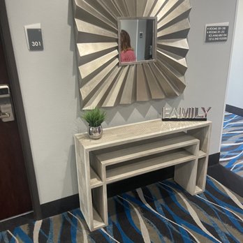 Best Western Plus Waller Hotel - This is in the hallway - Hotels Near Me - Waller, Texas Best Western Plus Waller Hotel - This is in the hallway - Hotels Near Me - Waller, Texas