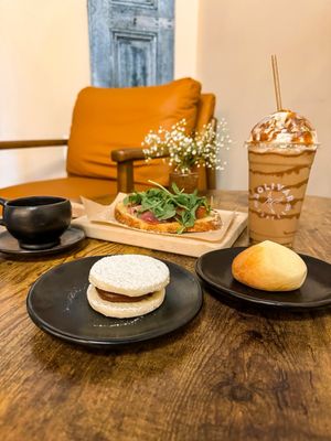 Bolivar Coffee by null
