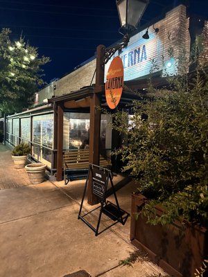 Taverna by null