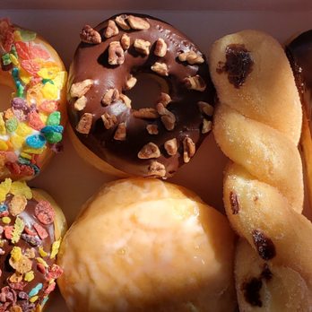 Tee’s Donuts - a variety of donuts - Donuts Near Me - Austin, Texas
