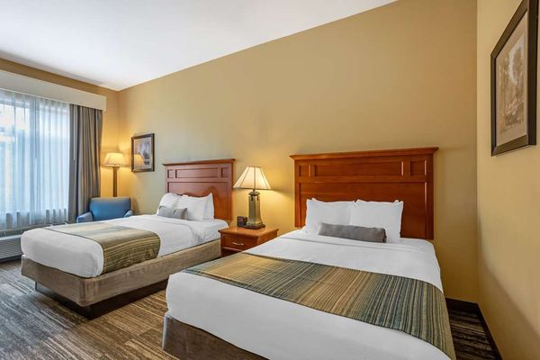 Best Western Plus University Park Inn & Suites by null