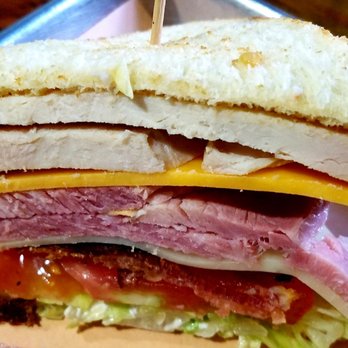 Warden's Table - Club Sandwich - Barbeque Near Me - Petros, Tennessee