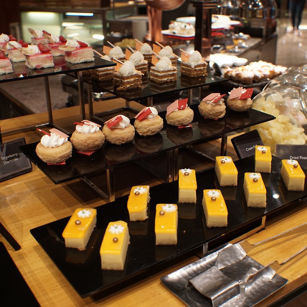 Circles - Strawberry Shortcake, Cream Puff and Mango Mousse - Buffets Near Me - Makati, NCR