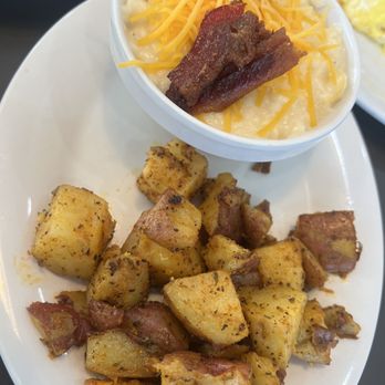 Eggs Up Grill - Waffles Near Me - Clarksville, Tennessee