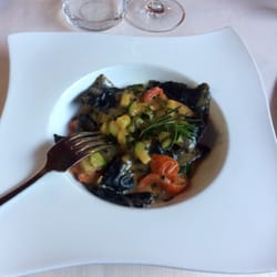La Villetta Sagi - Ravioli with cuttle-fish ink with crabs and courgette sauce...