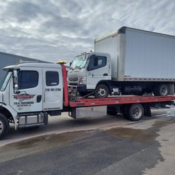 Treviño Towing - box truck are not a problem!!