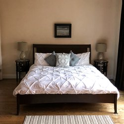 Elan Guest Suites and Gallery - Bedroom in the Luna Vista Suite