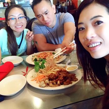 Long Beach Cafe Restaurant - Thai Near Me - Lakewood, Washington