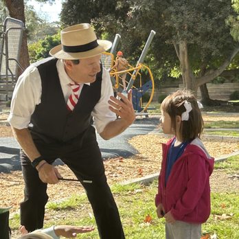 Amazing Dana Magic Shows - Magicians Near Me Amazing Dana Magic Shows - Magicians Near Me