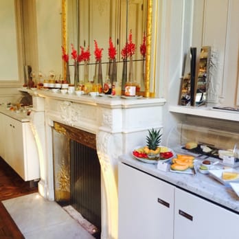 C2 Hotel - Breakfast...€25, but really good! - Hotels Near Me - Marseille, 13