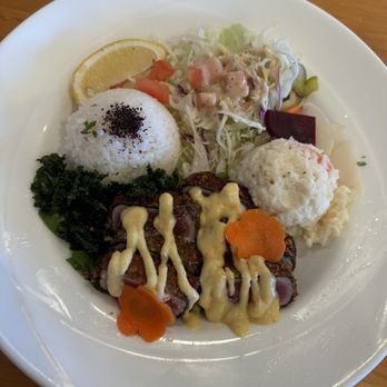 Dell's Kitchen and Bakery - Ahi Katsu - Asian Fusion Near Me - Honolulu, Hawaii