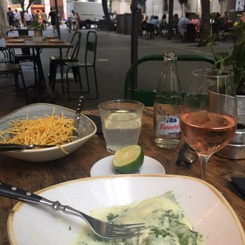 Tantarantana - Ravioli with spinach, straw potatoes and pork filet. - Spanish Near Me - Barcelona, B Tantarantana - Ravioli with spinach, straw potatoes and pork filet. - Spanish Near Me - Barcelona, B