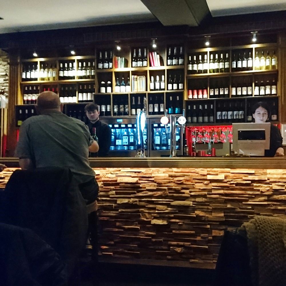 THE WINE LIBRARY Wine Bars 1 Princes Street, Falkirk, United