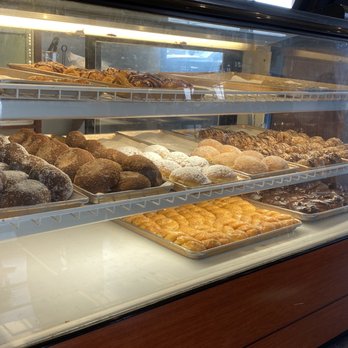 Liliha Bakery - Bakeries Near Me - Honolulu, Hawaii