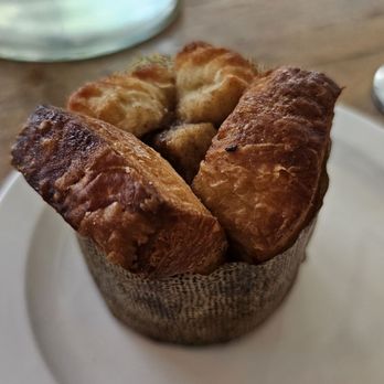 Tatte Bakery & Cafe | Capitol Crossing - Monkey bread (2.5/5) - Breakfast & Brunch Near Me - Washington, DC, District of Columbia