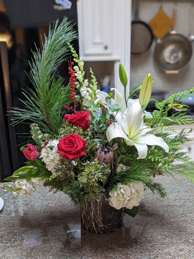 LUSH FLOWERS Updated May 2024 25 Photos & 37 Reviews 1131 Clear Lake City Blvd B, Houston