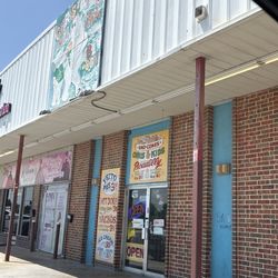 Chris & Kids Snow Cones - Front Exterior