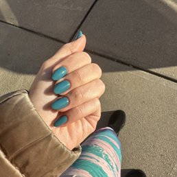Fill-in manicure
