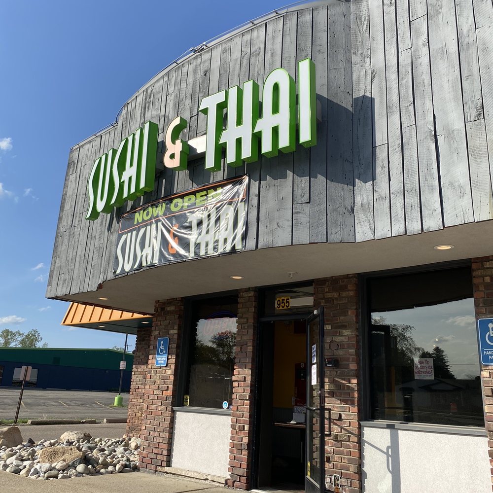 Sushi & Thai - the front of a restaurant - Sushi Bars Near Me - Oxford, Michigan