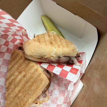 Chattahoochee Cheese Market - Kickin Horse sandwich - Cheese Shops Near Me - Helen, Georgia Chattahoochee Cheese Market - Kickin Horse sandwich - Cheese Shops Near Me - Helen, Georgia