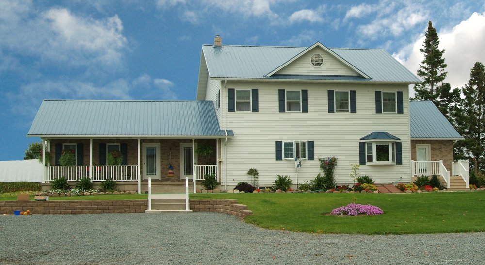 Slide of TH Roofing and Construction