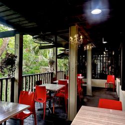 Sevilla Restaurant - Exterior sitting