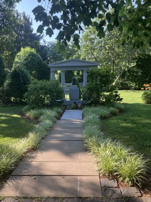 Grave of Colonel Harland Sanders by null