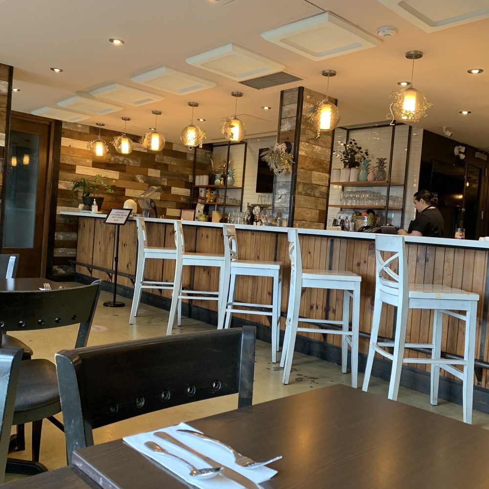 Eggspectation - the interior of a restaurant - Breakfast & Brunch Near Me - Montreal, Quebec Eggspectation - the interior of a restaurant - Breakfast & Brunch Near Me - Montreal, Quebec