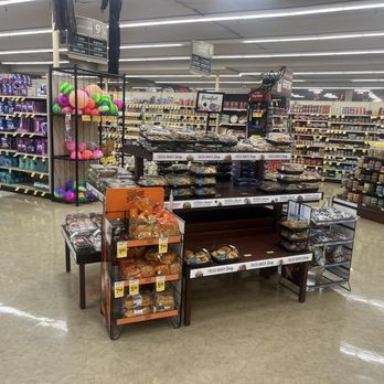 Safeway - a grocery store with a wide selection of goods - Grocery Near Me - Willits, California