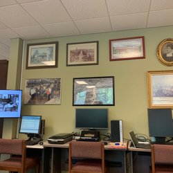 Rutherford County Archive - Computers to use and old photos.