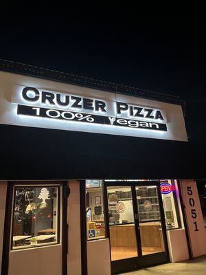 Cruzer Pizza 100% Vegan by null