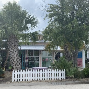 Hometown Desserts - Storefront - Desserts Near Me - Anna Maria, Florida Hometown Desserts - Storefront - Desserts Near Me - Anna Maria, Florida