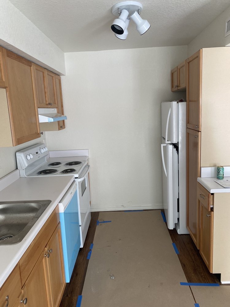 OAK GLADE APARTMENTS Updated October 2024 3427 SW 30th Ter