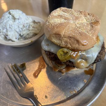 Como Smoke And Fire - South - Texas Burger with loaded potato salad - Barbeque Near Me - Columbia, Missouri Como Smoke And Fire - South - Texas Burger with loaded potato salad - Barbeque Near Me - Columbia, Missouri