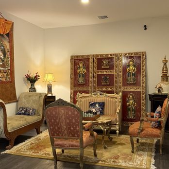 Quiet Mind Mountain Retreat - Interesting furnitures and art decor with great history and origins - Day Spas Near Me - Julian, California Quiet Mind Mountain Retreat - Interesting furnitures and art decor with great history and origins - Day Spas Near Me - Julian, California