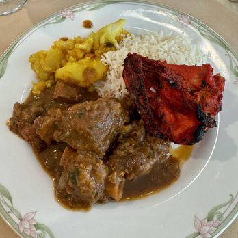 Kamal Palace - Lamb Shank, Chicken, Rice, Cauliflower & Potatoes - Indian Near Me - Long Beach, California Kamal Palace - Lamb Shank, Chicken, Rice, Cauliflower & Potatoes - Indian Near Me - Long Beach, California