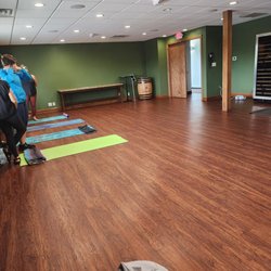 Ray's Wine & Spirits - Yoga event